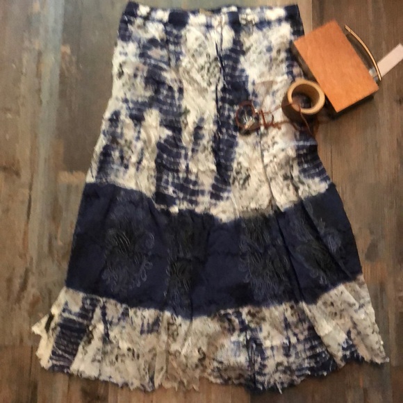 metrowear Dresses & Skirts - Lovely Boho Maxi midi skirt with contrasting tiers